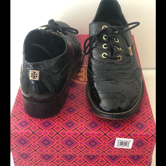 Tory Burch Lace Up Patent Leather Shoes - Picture 1 of 8